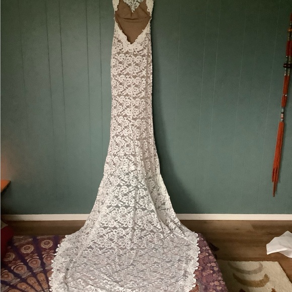 COPY - Grace Loves Lace Alexandra gown - Picture 10 of 14